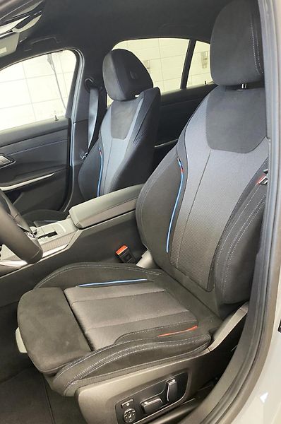 BMW Řada 3 320d xDrive Sedan - fotka 5 z 8