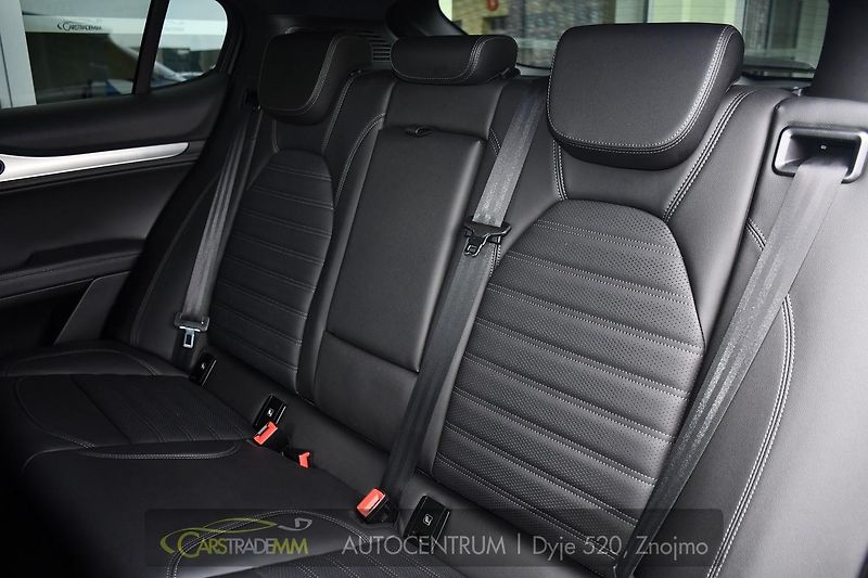 Alfa Romeo Stelvio 2.2 Diesel 16V Veloce TAŽNÉ - fotka 14 z 52