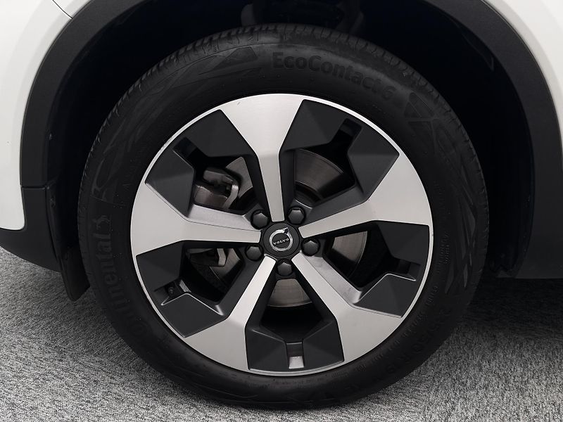 Volvo XC40 B4 AWD ULTIMATE CZ - fotka 49 z 49