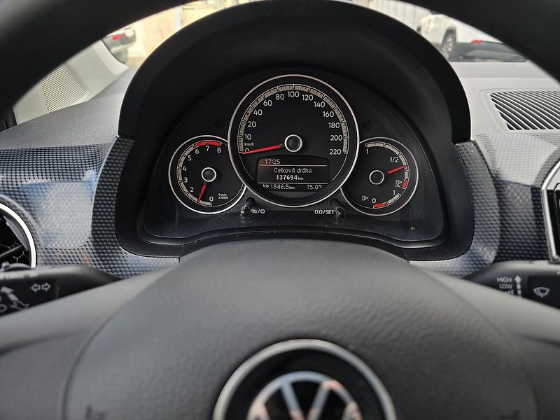 Volkswagen up! CNG KAMERA + DIGIKLIMA ČR - fotka 20 z 29