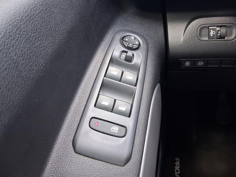 Toyota ProAce City Verso SHUTTLE 1.2 TURBO 81kW    - fotka 17 z 20