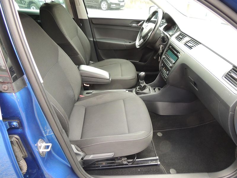 Škoda Rapid (2014) 1.2TSi,77kw,dobrá výbava,xenon - fotka 29 z 45