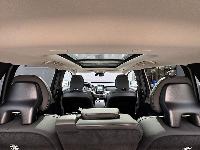 Volvo XC90 T8 AWD PLUS BRIGHT/ 360 / kola - fotka 38 z 62