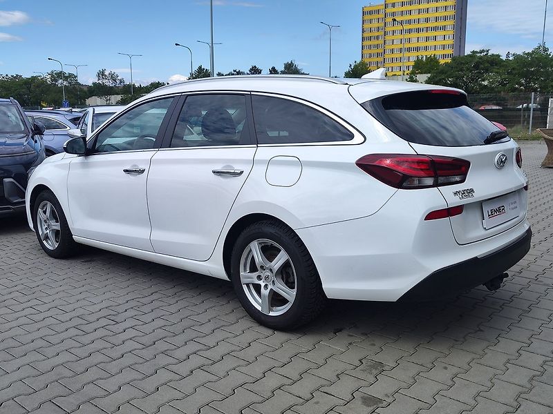 Hyundai i30 1.4 T-GDI/103kW Style Premium - fotka 7 z 38