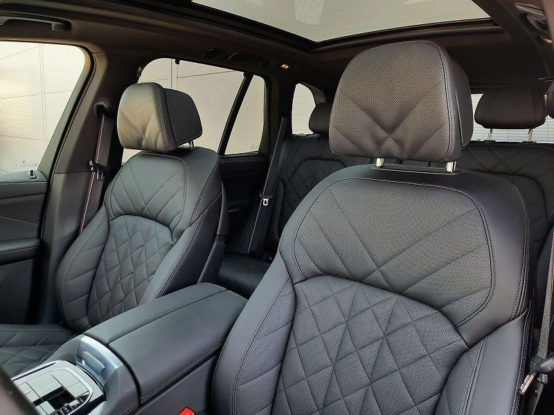 BMW X5 (2024) xDrive 30d M Sport - fotka 15 z 17