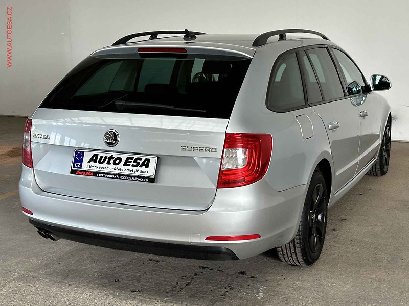 Škoda Superb (2015) 2.0TDi, DSG, AC - fotka 4 z 15