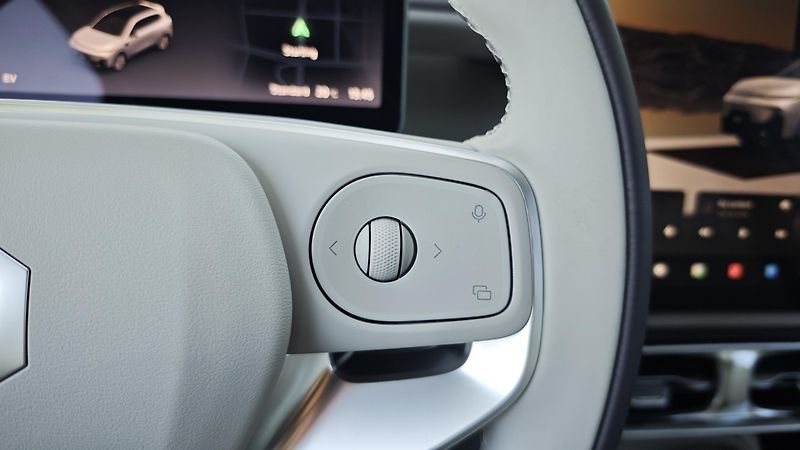 Leapmotor B10 (2026)  Design 1,5 EV hybrid  - fotka 31 z 39