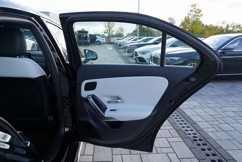 Mercedes-Benz Třídy A A 180d AMG/7AT/kůže/Designo/ČR - fotka 16 z 37
