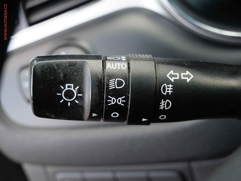Kia Ceed (2014) 1.6 GDi, ČR, AC, tempo, park - fotka 12 z 18