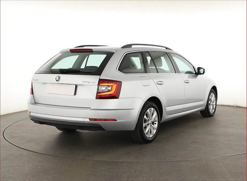 Škoda Octavia (2018) Style 1.6 TDI, Serv.kniha - fotka 5 z 14