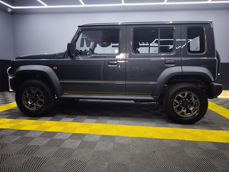 Suzuki Jimny (2025) 1.5 GLX AUTOMAT, 4X4 LONG - fotka 13 z 28