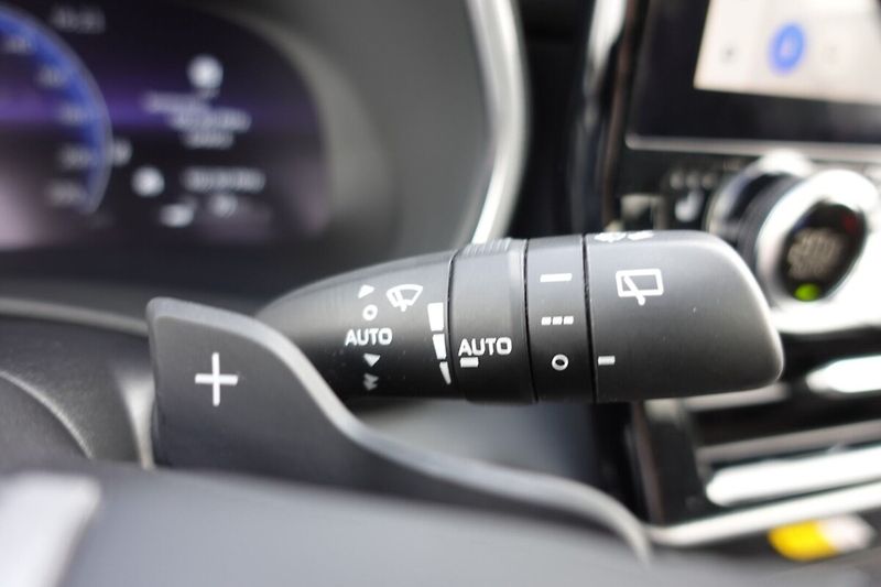 Toyota Highlander 2,5HSD Executive + Skyview (Pr - fotka 31 z 38