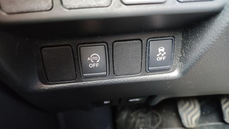Nissan Qashqai (2017) 1.2 DIG-T, 1.maj,ČR, - fotka 18 z 20