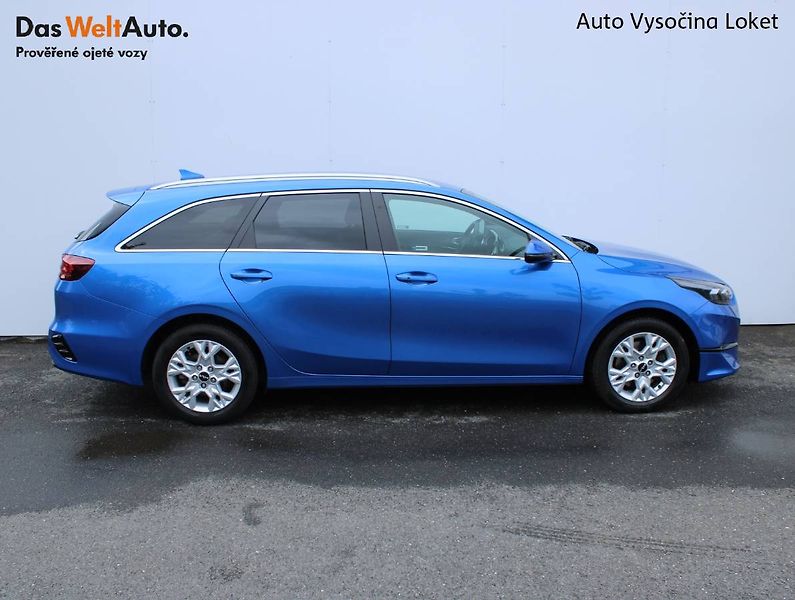 Kia Ceed (2022) 1.5 T-GDI TOP 117kW LED manuál - fotka 12 z 28