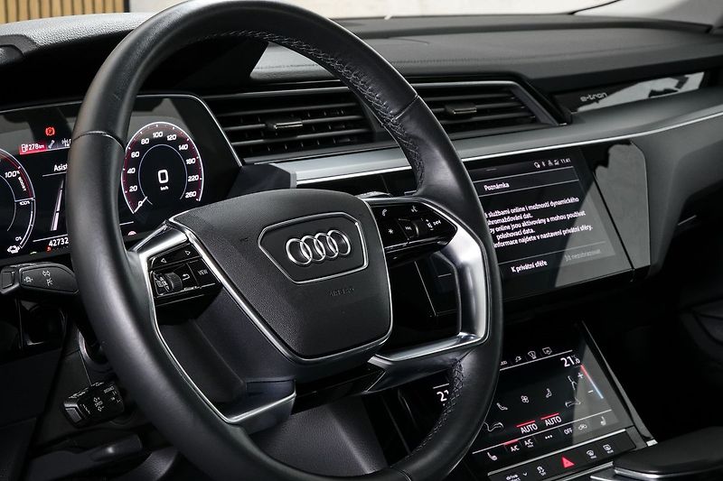 Audi e-tron 55 300kW Kessy ACC HUD ZÁRUKA - fotka 17 z 37