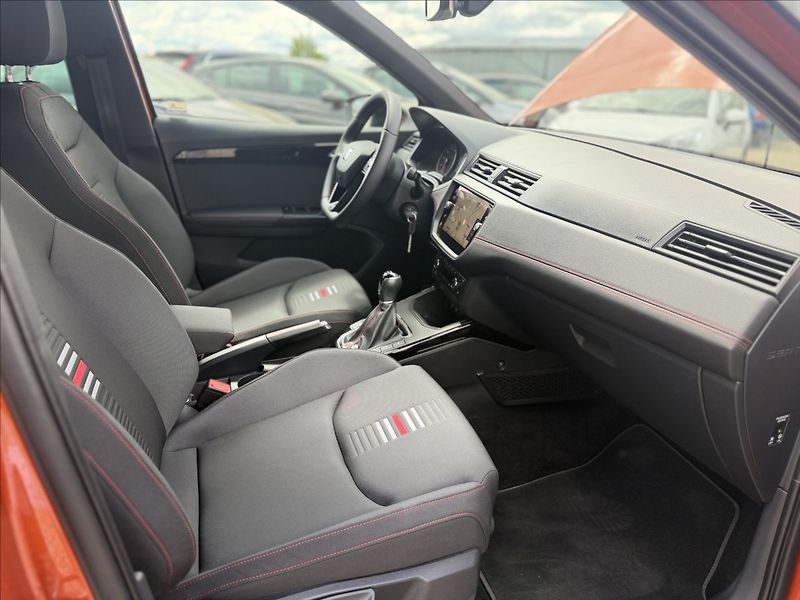 Seat Arona 1,5 FR TSI 37.000Km NAVIGACE - fotka 26 z 28