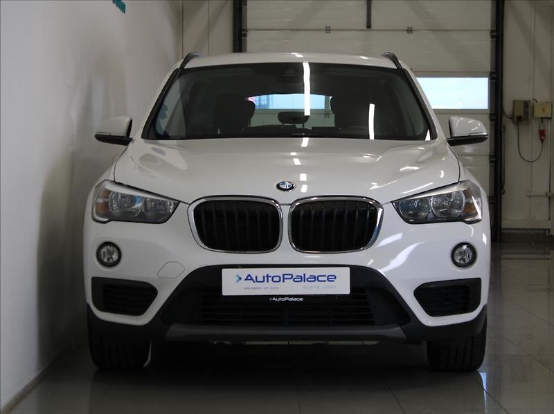 BMW X1 2,0 18d xDrive 115tkm.2.maj.ČR - fotka 2 z 24