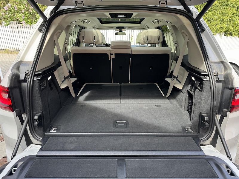 BMW X7 40xD-R22-SKY-LCD-NOČNÍ V-ČR - fotka 39 z 44
