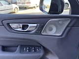 Volvo XC60 T8 AWD ULTRA DARK / B&W VZDUCH - náhled 11