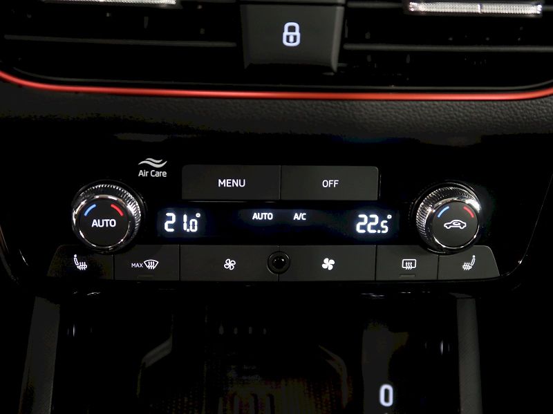 Škoda Scala (2025) MONTE CARLO 1.0TSI 85KW DSG - fotka 29 z 38