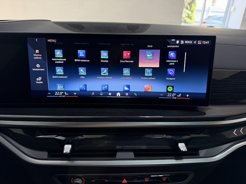 BMW X7 BMW X7 xDrive40d M-Sport  - fotka 35 z 50