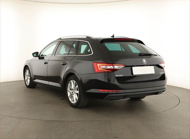 Škoda Superb (2019) 2.0 TDI, Automat, Serv.kniha - fotka 4 z 16
