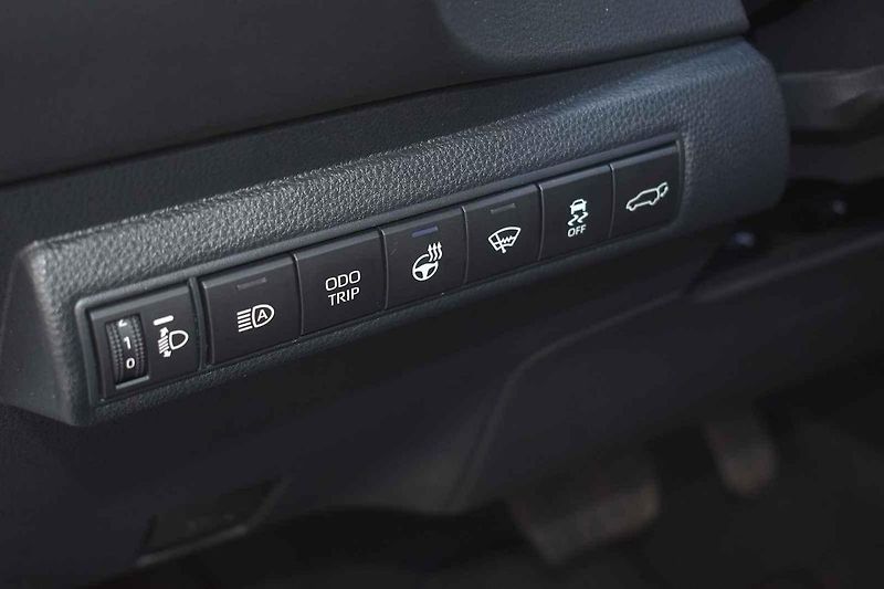 Modernizovaná Toyota Corolla TS se dobře cítí i na venkovských silnicích