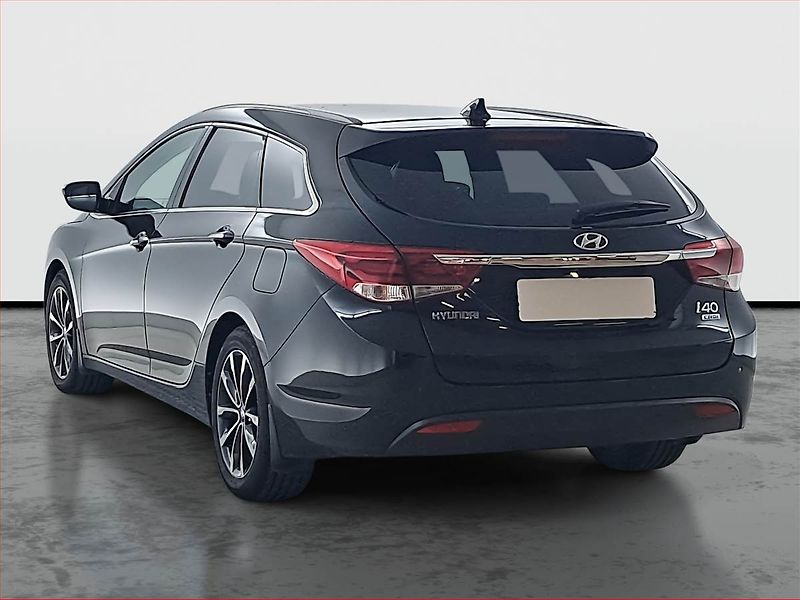 Hyundai i40 (2015) 1.7 CRDi, Navi, Xenony - fotka 4 z 15