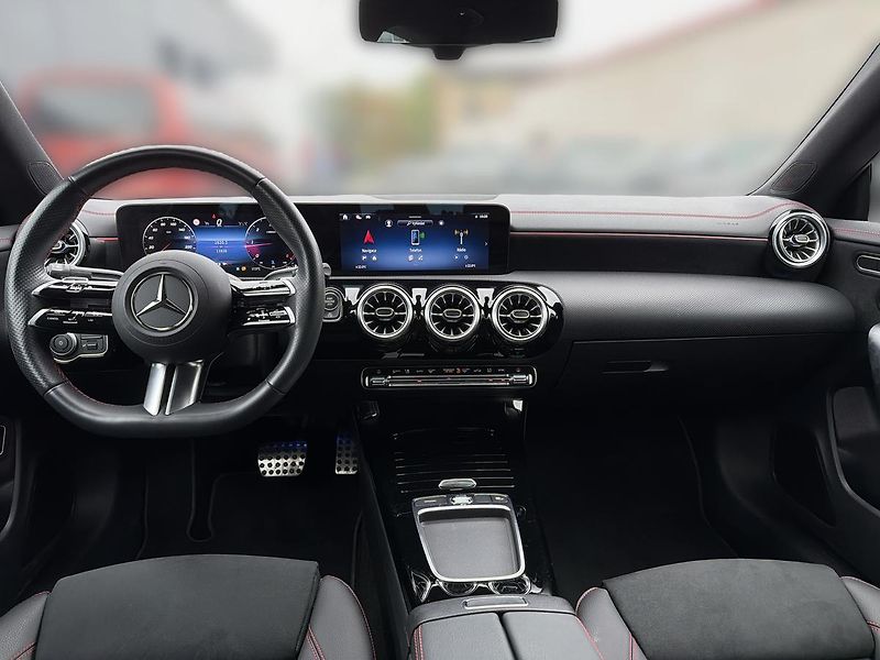 Mercedes-Benz CLA 200 d Coupé - fotka 11 z 17