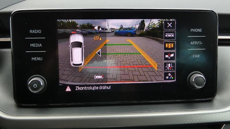 Škoda Kamiq 1.0 TSI Style DSG - fotka 15 z 22