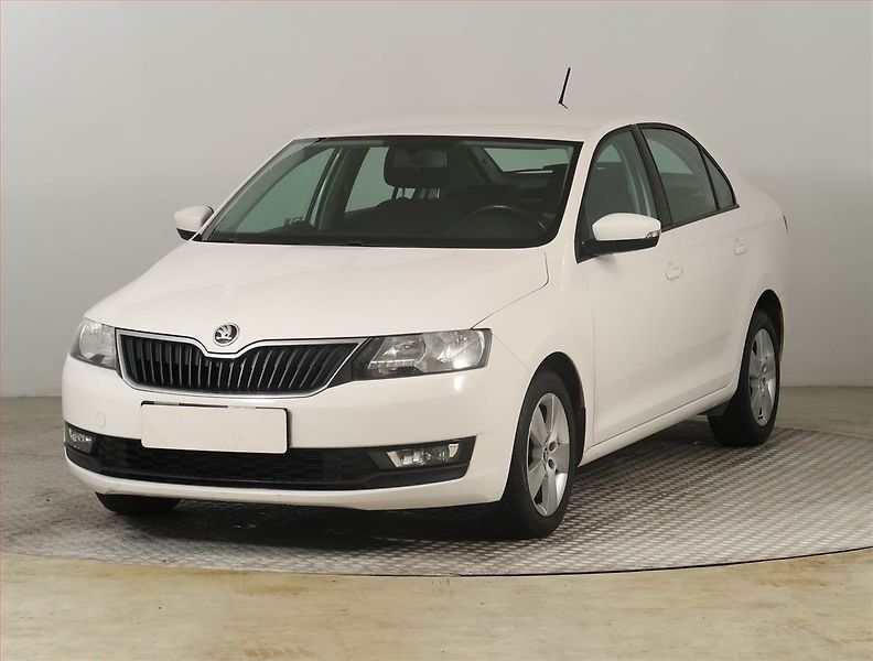 Škoda Rapid (2017) 1.0 TSI, Park. senzory - fotka 2 z 19