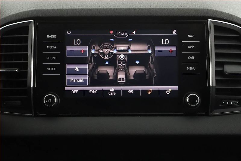 Škoda Karoq (2017) Style 2.0 TDI, 4X4 - fotka 12 z 17