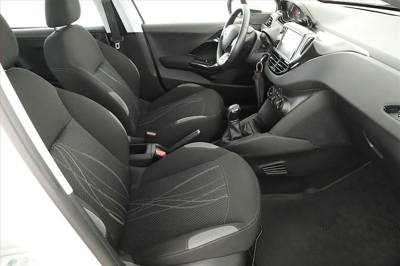 Peugeot 208 (2014) 1.2 PureTech, Tempomat - fotka 7 z 12