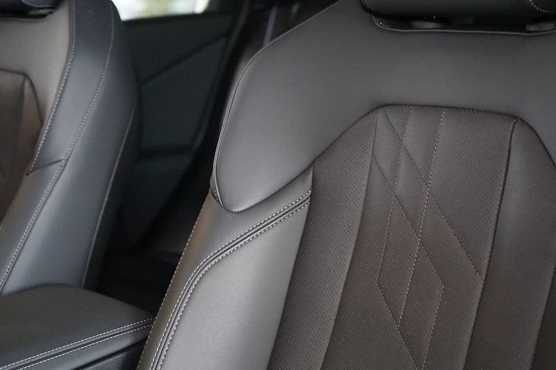 BMW X3 M50 xDrive, Nezávislé, Tažné - fotka 22 z 50
