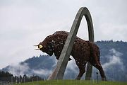 Skulptura býka na okruhu Red Bull Ring v rakouském Spielbergu.