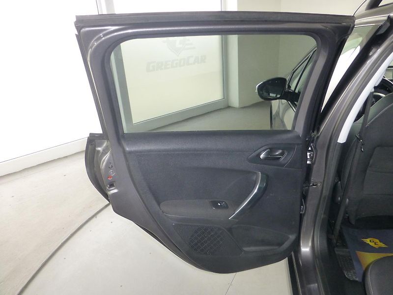 Peugeot 2008 (2015) 1,6HDI-88KW*NAVI*ALU*VYHŘ.SED* - fotka 15 z 29
