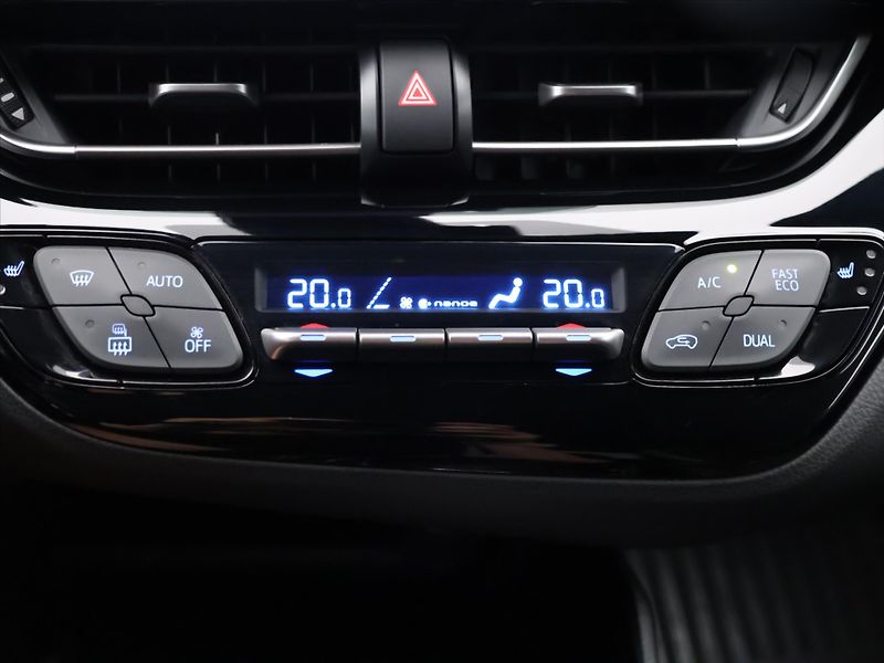 Toyota C-HR 2,0 Hybrid 112kW GR Sport CZ - fotka 20 z 28