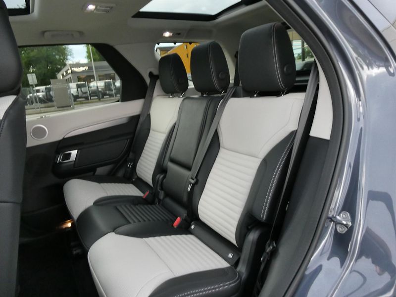 Land Rover Discovery 5 3,0 Gemini D350 - fotka 16 z 45