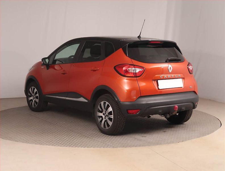 Renault Captur (2016) Limited 1.2 TCe, Serv.kniha - fotka 4 z 17