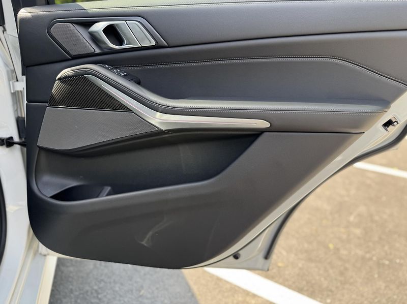 BMW X7 40d xDrive Msport PRO | max  - fotka 30 z 38
