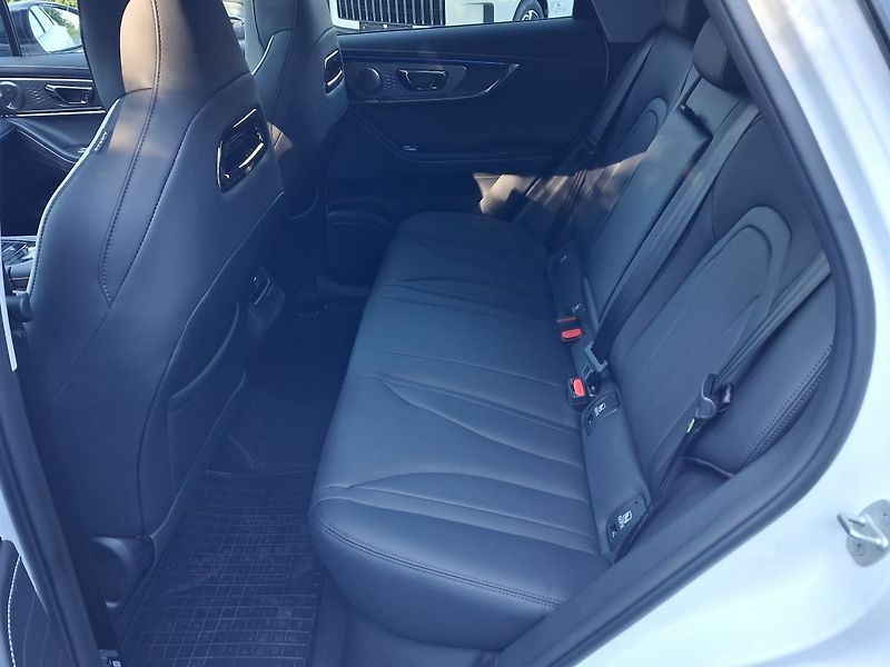 Omoda 5 (2026) Premium 1.5 tGDI HEV - fotka 10 z 27