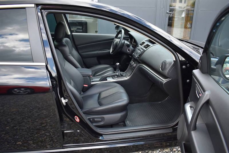 Mazda 6 2,5 16V    SPORT+,BOSE,1.M,TOP - fotka 18 z 22