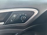 Volkswagen Golf 1,6   TDI 81kW,SERVISKA - náhled 11