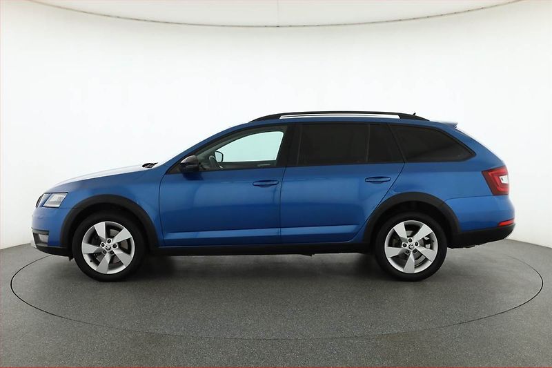 Škoda Octavia (2018) Scout 1.8 TSI, 4X4, Automat - fotka 3 z 20