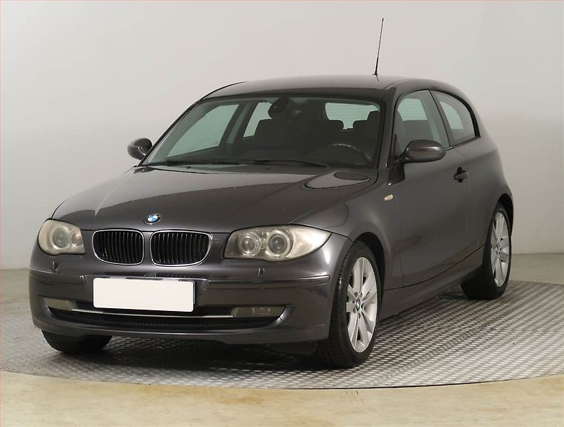 BMW Řada 1 (2008) 116i, nová STK, rezervace - fotka 2 z 20