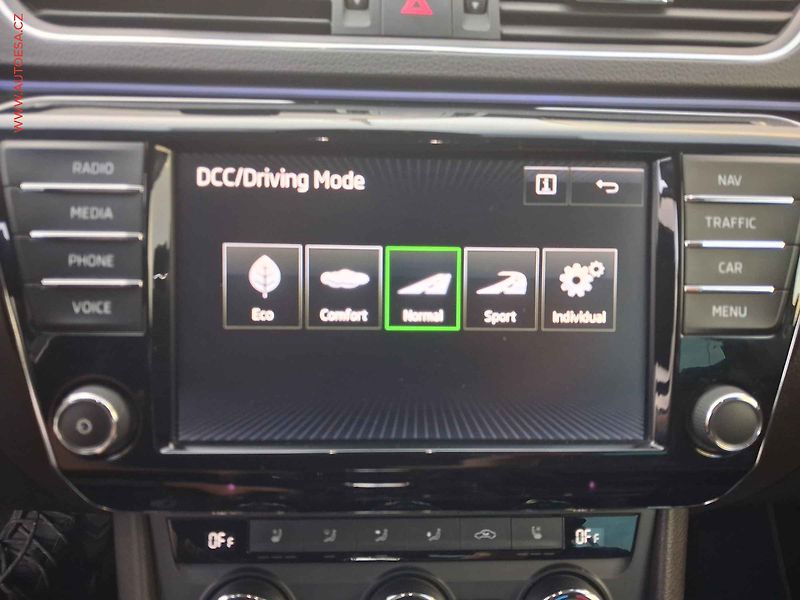 Škoda Superb (2016) 2.0TSI 4x4, ČR, DSG, navi - fotka 20 z 21