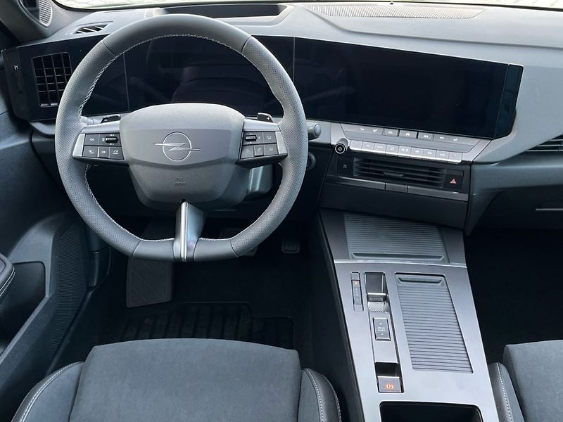 Opel Astra (2026) ST ULTIMATE HYBRID 1.2T (145k) - fotka 11 z 22