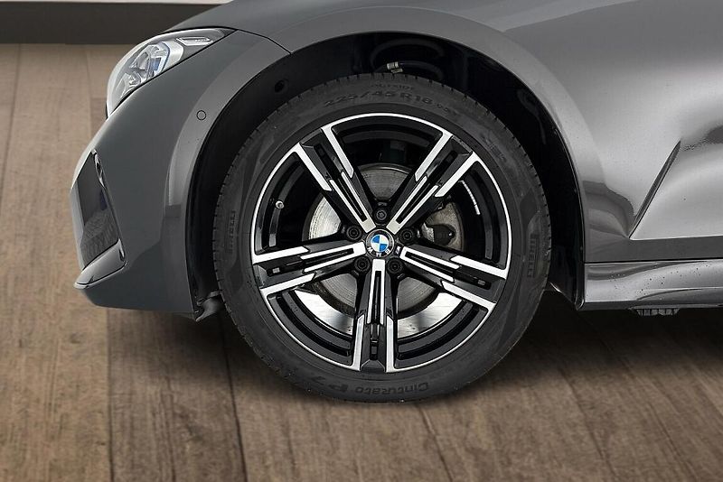 BMW Řada 3 řady 3 | 320d xDrive - fotka 6 z 26