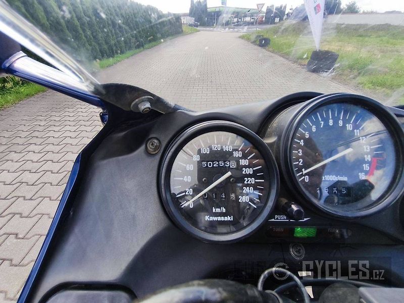Kawasaki ZZR 600 (1992) - fotka 12 z 12