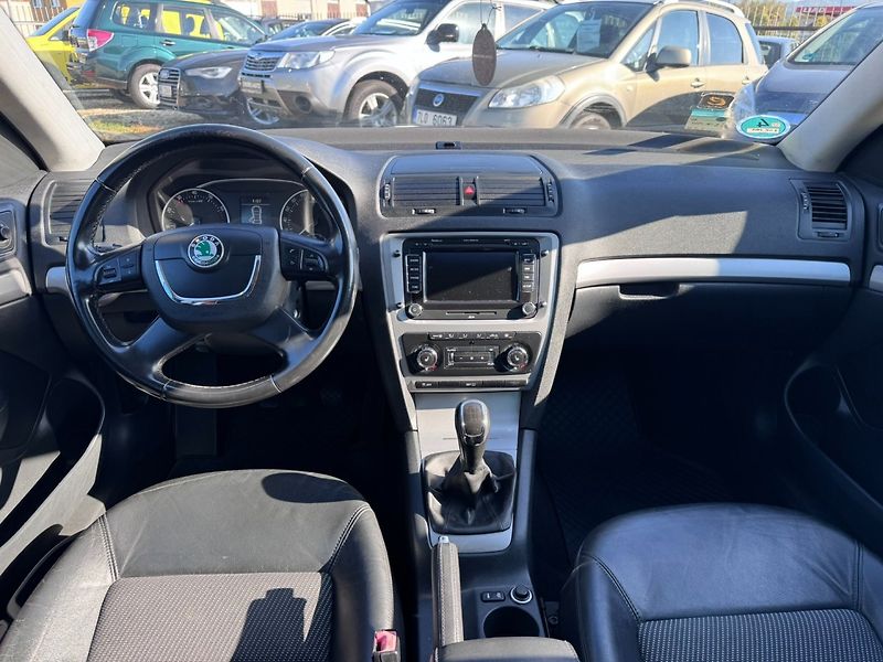 Škoda Octavia (2011) 1,8 TSI 118KW NOVÉ ROZVODY STK - fotka 25 z 50